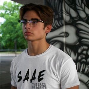 Meet your Posher, Mitchell